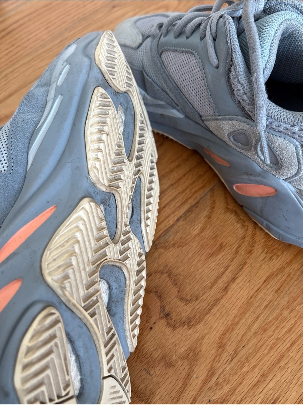 Yeezy Light Gray Knit Low-Top Sneaker - Picture 7 of 9